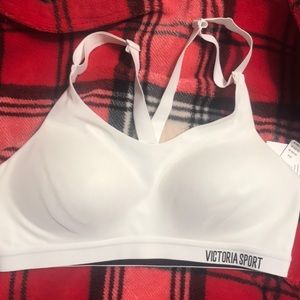 Victoria Sport Lightweight Sports Bra